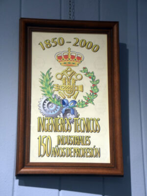  Una muestra rinde homenaje a siglo y medio de historia del uniforme de los ingenieros civiles en Sevilla 