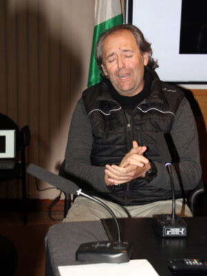 Una noche de arte en estado puro Triana se rinde ante la obra de Jesús Gavira