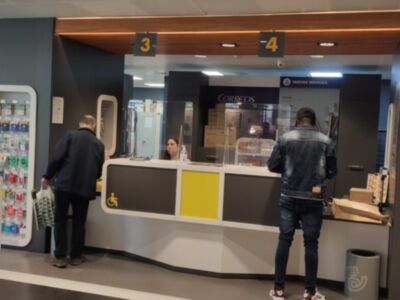 Correos facilita la renovación de abonos de la Semana Santa de Málaga 2026 a través de su red postal