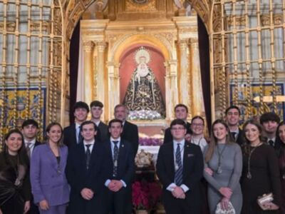 La Juventud Cofrade de la Hermandad de la Soledad de Alcalá del Río jura sus cargos en un solemne acto litúrgico