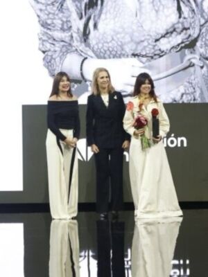 ENTREGADOS LOS PREMIOS ‘FLAMENCO EN LA PIEL’ A VANESA MARTÍN, CRISTINA HEEREN, CARMEN AVILÉS, RADIO SEVILLA Y ÁGATHA RUIZ DE LA PRADA CON EL PATROCINIO DE FUNDACIÓN UNICAJA