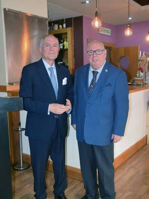  El Ateneo de Triana honra la excelencia académica de Luis Capitán Morales