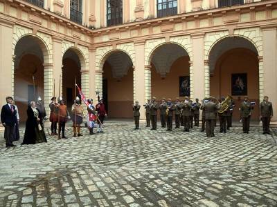 La ciudad de Sevilla, celebra su historia con un acto conmemorativo en el antiguo cuartel del Carmen