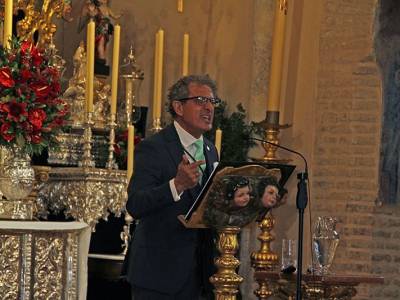 La Hermandad de la Vera-Cruz celebra una emotiva exaltación marcada por el Amor y la devoción 