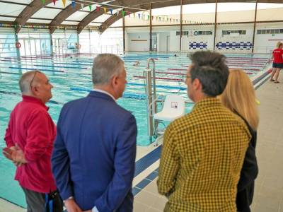 Sevilla culmina la modernización integral de la piscina cubierta de Alcosa tras una inversión de más de un millón de euros 