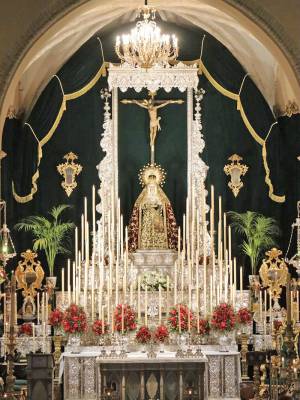 El altar de cultos mayores de la Hermandad,de Vera-cruz de Alcalá del Rio patrimonio, simbolismo y devoción en torno a los Sagrados Titulares