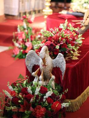 La devoción y la tradición marcan los cultos de la Vera-Cruz en Alcalá del Río 