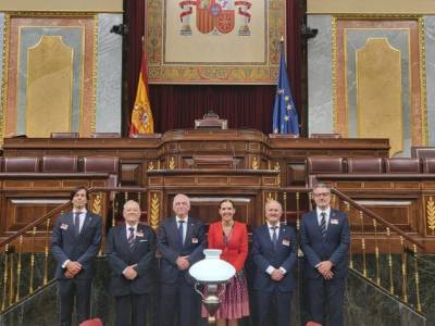 La Orden de los Reales Tercios de España realiza una visita institucional al Congreso de los Diputados.