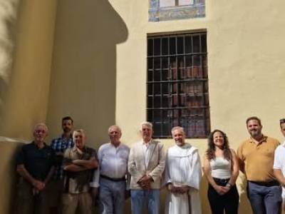 Chipiona recupera un histórico retablo cerámico de ‘El Cachorro’ para el Santuario de Regla