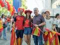 Sevilla celebra con entusiasmo y civismo la victoria de España