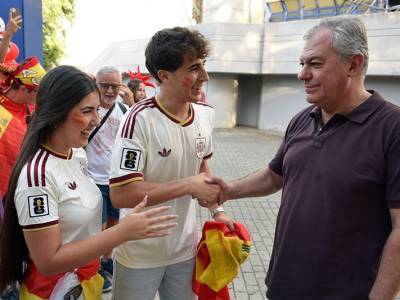 Sevilla celebra con entusiasmo y civismo la victoria de España