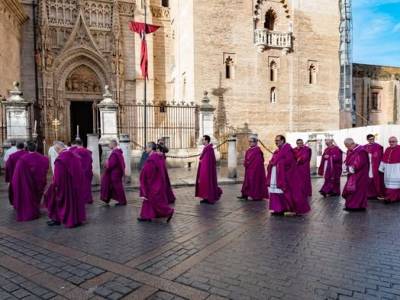 Monseñor Saiz Meneses nombra a nuevos canónigos de la Catedral