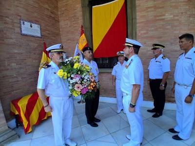 La Comandancia Naval de Sevilla conmemora la gesta de la Armada española en 1898 y rinde homenaje a sus marinos