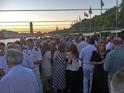 La Comandancia Naval de Sevilla honra a la Virgen del Carmen con una solemne travesía institucional por el Guadalquivir 