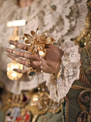  La Virgen de las Angustias de Alcalá del Río conmemora el LV aniversario de su Coronación con un ajuar de excepcional riqueza 