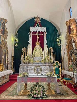 La Capilla de San Gregorio acoge los solemnes cultos de acción de gracias en honor de la Madre de Dios y Reina de Alcalá del Río, en una efeméride que aúna historia, patrimonio artístico y devoción mariana.