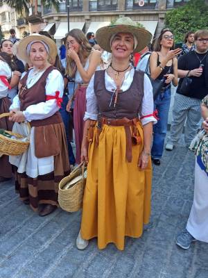 El Tercio de Olivares reivindica la Hispanidad con un solemne desfile por el centro de Sevilla