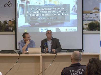 Jornada informativa sobre prevención de robos en establecimientos comerciales, en la Casa de la Cultura de Los Palacios y Villafranca.